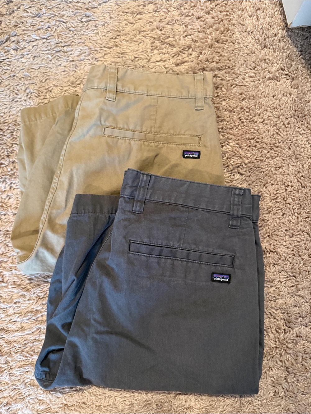 Patagonia Men's Chino shorts in Tan and gray/blue